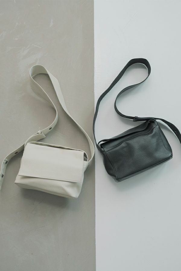 お届け最短】BOXタイプのボディショルダーBAG | メゾンドアムウ