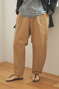 ソリードチノパンツ