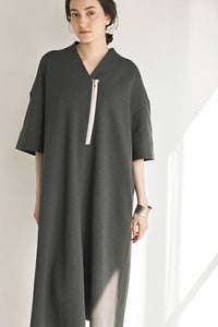 デコルテワンピース