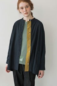 バックギャザー配色シャツ