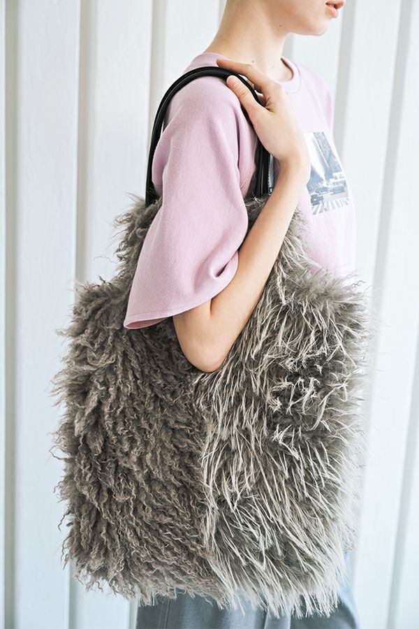 ふんわりフェイクファートートBag(ツートン) | メゾンドアムウ