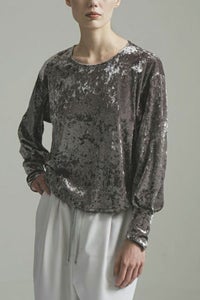 ベロアタック袖プルオーバー