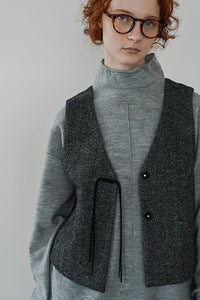 ヘリンボンショートベスト