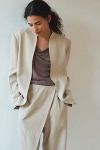 リネン混ノーカラージャケット